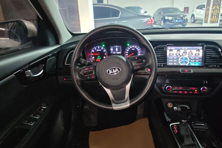 Used Kia K4 2014 1.8L Automatic GLS Steering Wheel