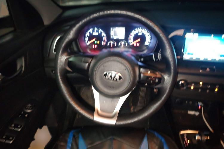 Used Kia K4 2014 1.8L Automatic GL Steering Wheel