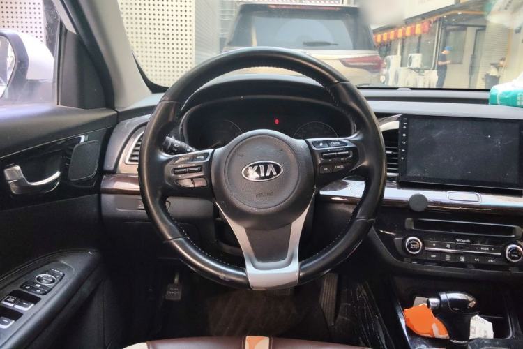 Used Kia K4 2014 1.8L Automatic GLS Steering Wheel