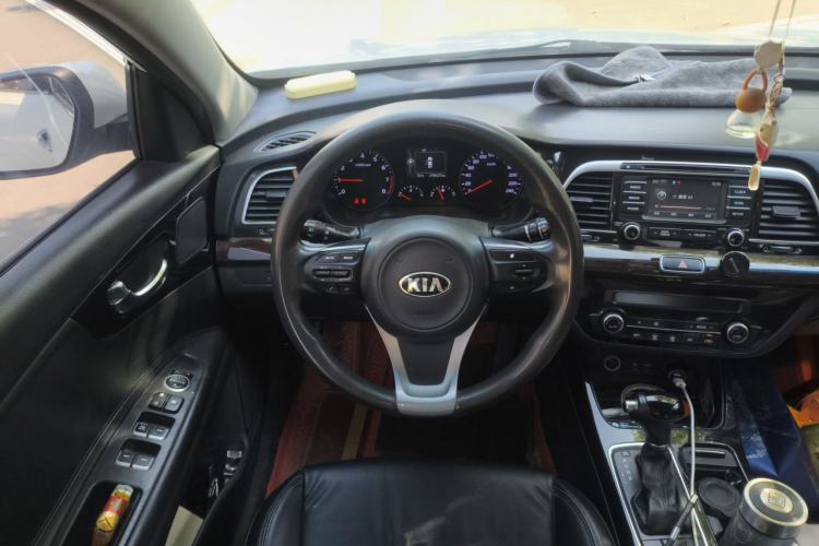 Used Kia K4 2014 1.8L Automatic GLS Steering Wheel