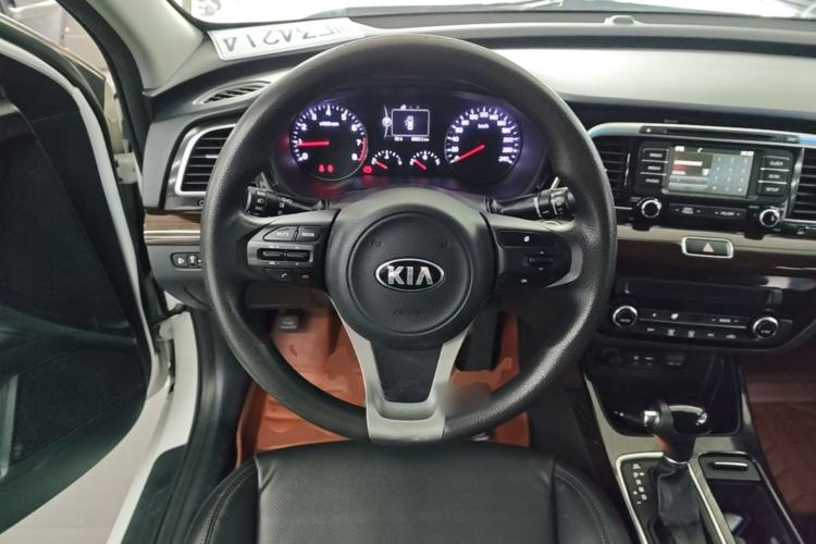 Used Kia K4 2014 1.8L Automatic GLS Steering Wheel