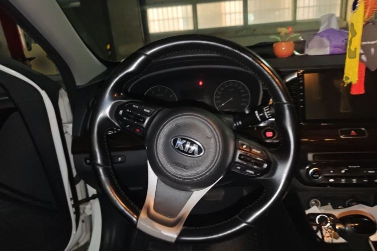 Used Kia K4 2014 1.8L Automatic DLX Steering Wheel