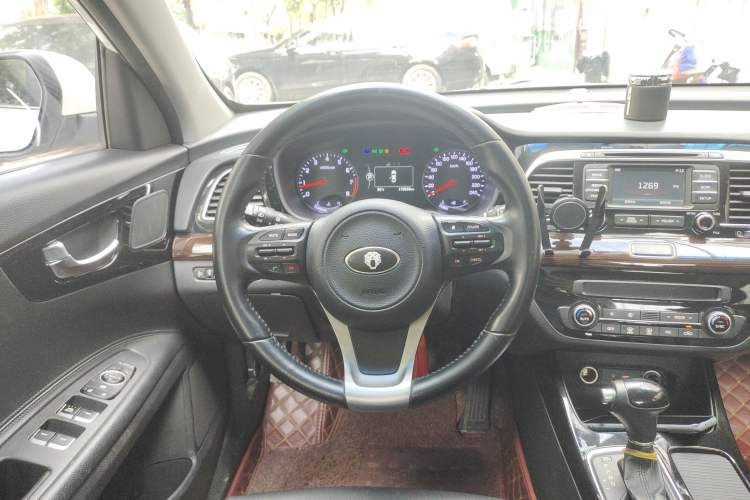 Used Kia K4 2014 1.8L Automatic DLX Steering Wheel