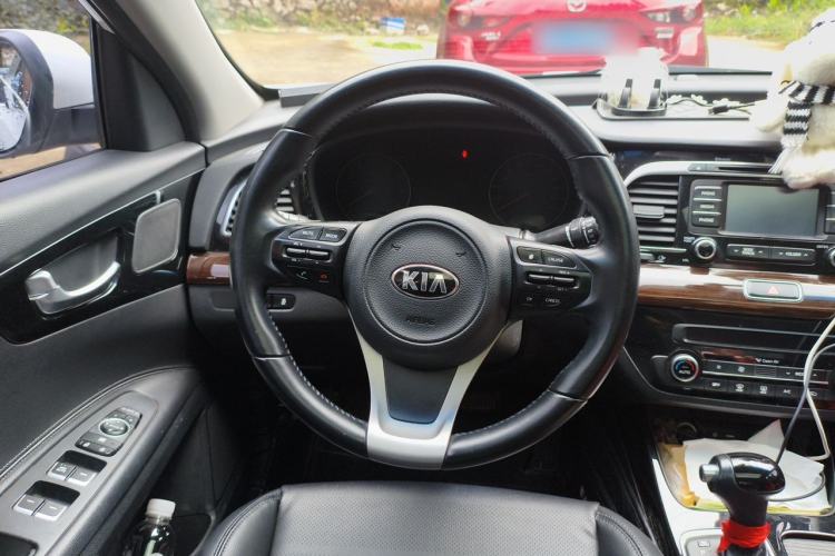 Used Kia K4 2014 1.8L Automatic DLX Steering Wheel
