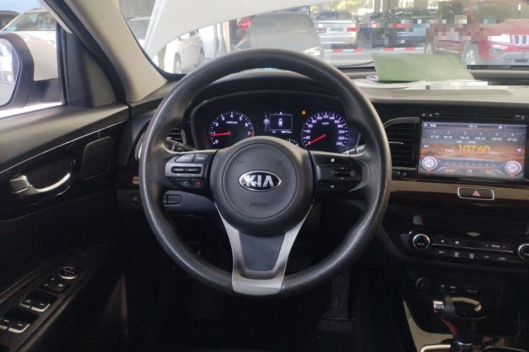Used Kia K4 2014 1.8L Automatic GLS Steering Wheel