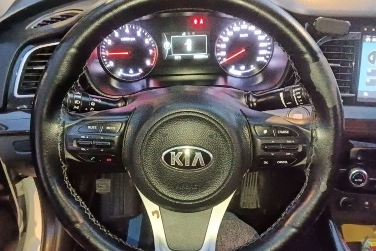 Used Kia K4 2014 1.8L Automatic LUX Steering Wheel