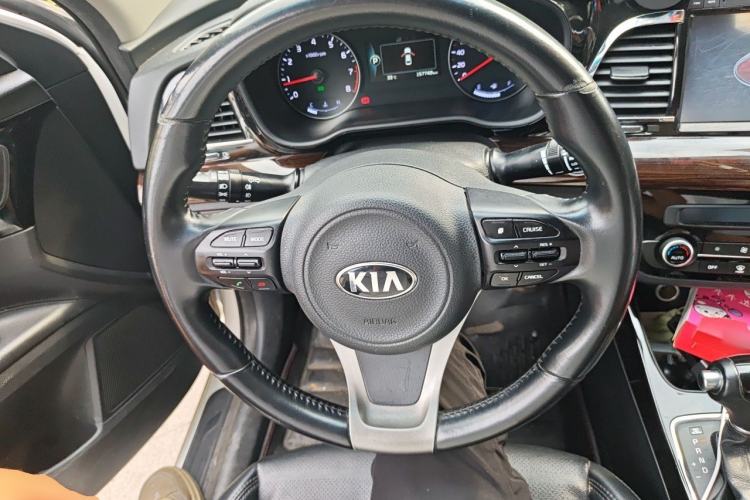 Used Kia K4 2014 1.8L Automatic DLX Steering Wheel