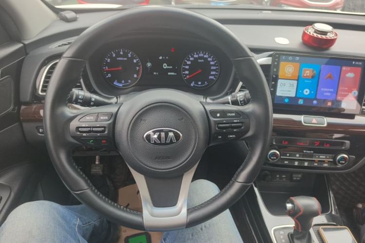 Used Kia K4 2014 1.8L Automatic DLX Steering Wheel