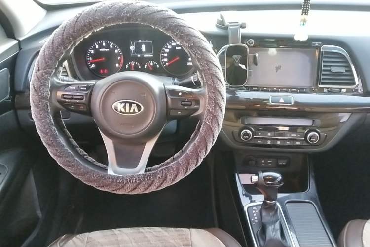 Used Kia K4 2014 1.8L Automatic GLS Steering Wheel