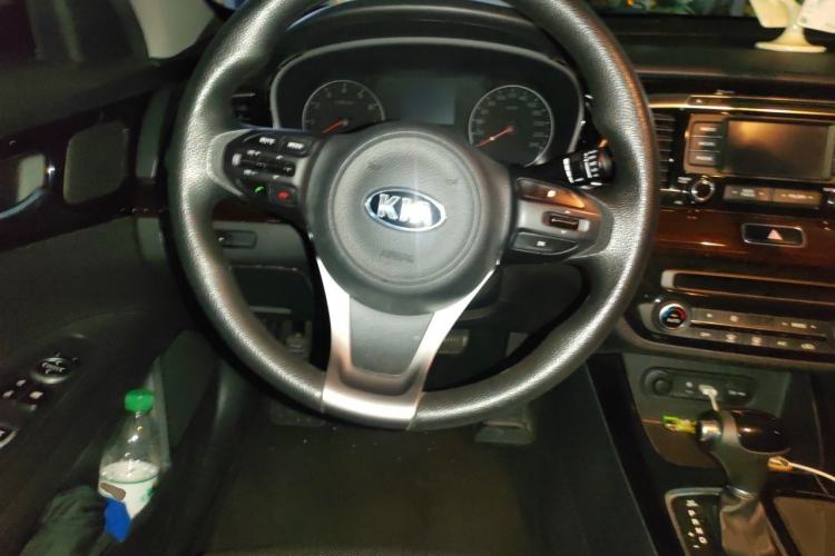 Used Kia K4 2014 1.8L Automatic GLS Steering Wheel