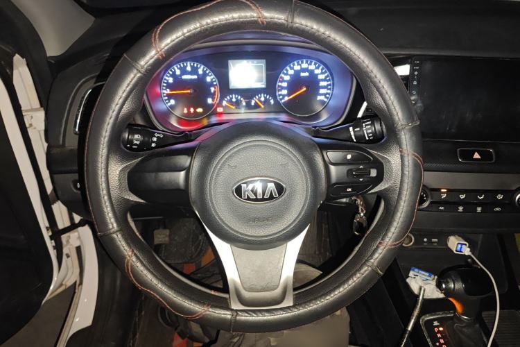 Used Kia K4 2014 1.8L Automatic GL Steering Wheel