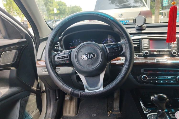 Used Kia K4 2014 1.8L Automatic GLS Steering Wheel