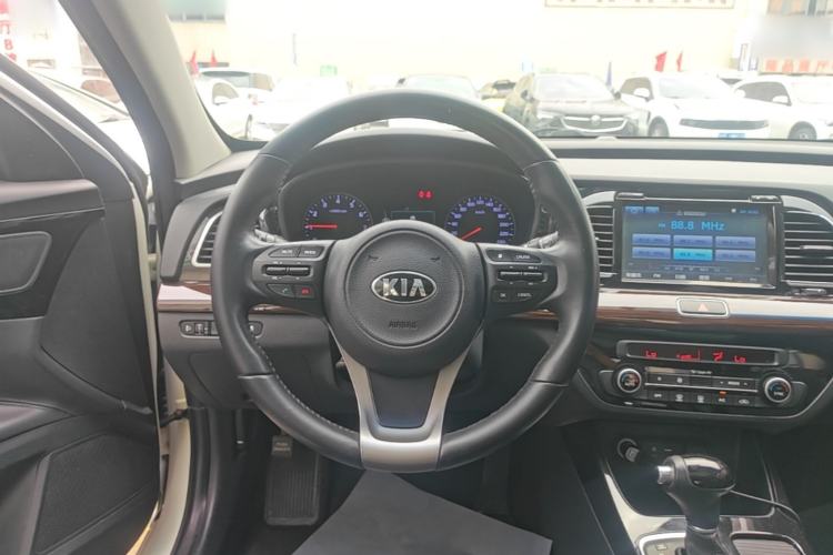 Used Kia K4 2014 1.8L Automatic DLX Steering Wheel