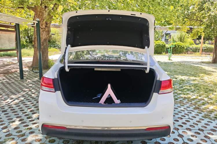 Used Kia K4 2014 1.8L Automatic GLS Trunk