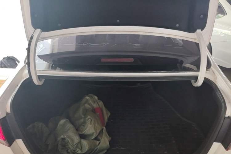 Used Kia K4 2014 1.8L Automatic GLS Trunk