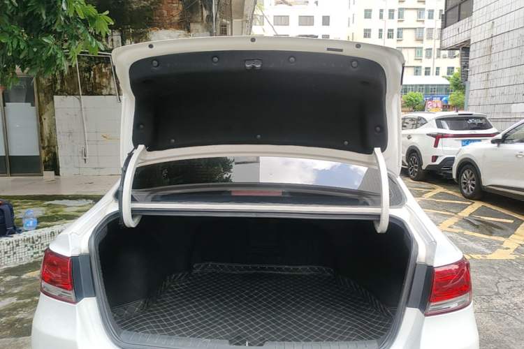 Used Kia K4 2014 1.8L Automatic GLS Trunk