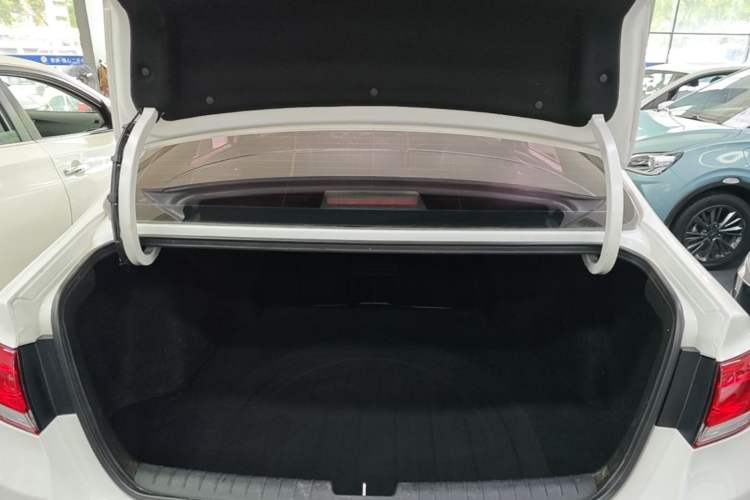 Used Kia K4 2014 1.8L Automatic GLS Trunk