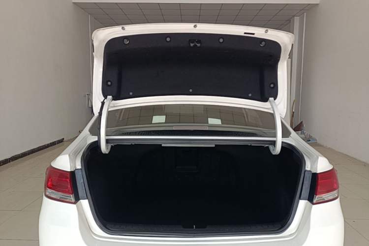Used Kia K4 2014 1.8L Automatic GLS Trunk
