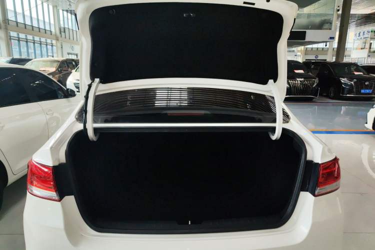 Used Kia K4 2014 1.8L Automatic GLS Trunk