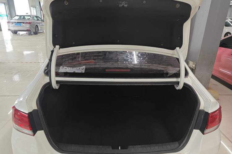 Used Kia K4 2014 1.8L Automatic GLS Trunk