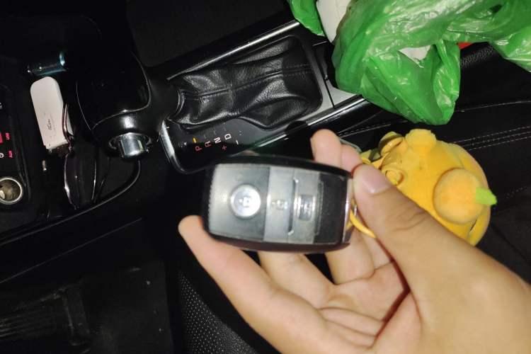 Used Kia K4 2014 1.8L Automatic DLX Vehicle Key