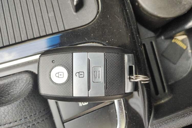 Used Kia K4 2014 1.8L Automatic DLX Vehicle Key