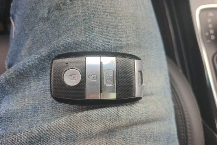 Used Kia K4 2014 1.8L Automatic DLX Vehicle Key