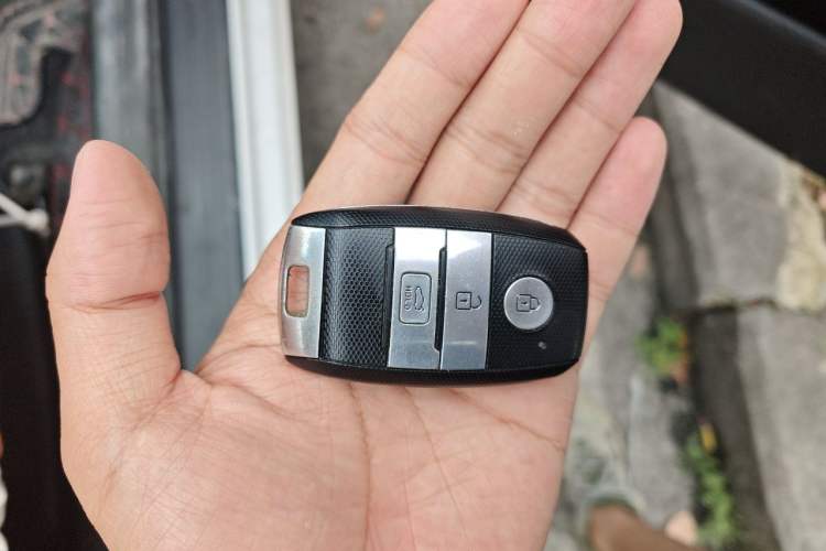Used Kia K4 2014 1.8L Automatic DLX Vehicle Key