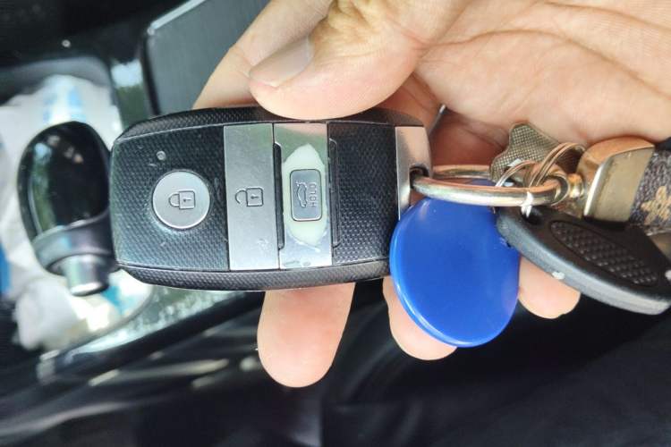 Used Kia K4 2014 1.8L Automatic DLX Vehicle Key