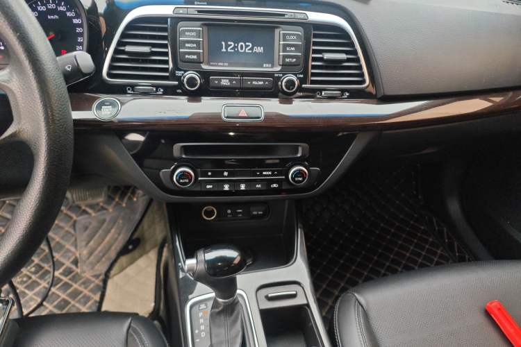 Used Kia K4 2014 1.8L Automatic GLS Audio And AC Panel