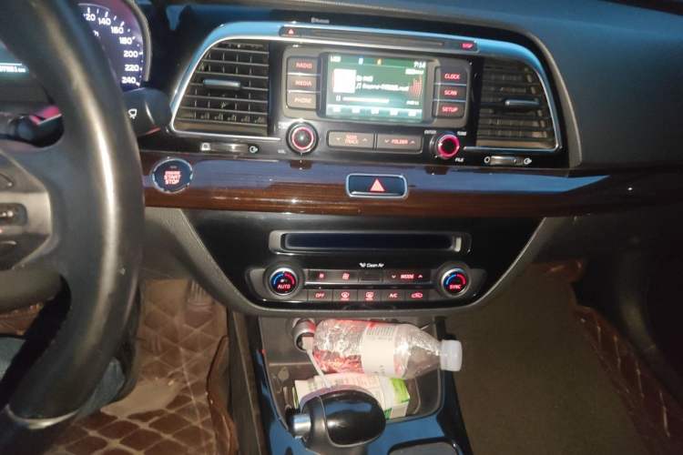Used Kia K4 2014 1.8L Automatic DLX Audio And AC Panel