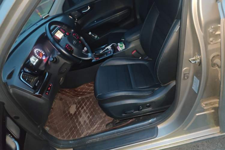 Used Kia K4 2014 1.8L Automatic DLX Left Front Seat