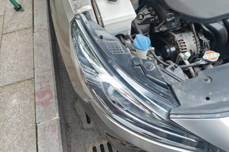 Used Kia K4 2014 1.8L Automatic DLX Right Front Headlight