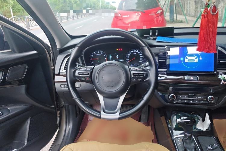 Used Kia K4 2014 1.8L Automatic DLX Steering Wheel