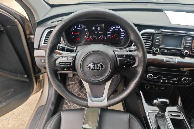 Used Kia K4 2014 1.8L Automatic GLS Steering Wheel