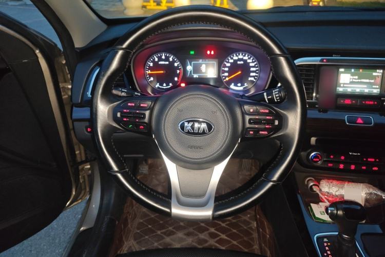 Used Kia K4 2014 1.8L Automatic DLX Steering Wheel