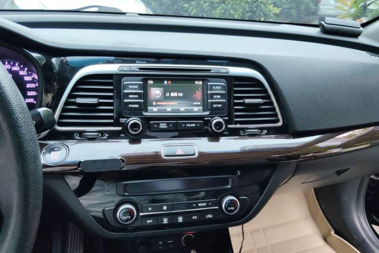 Used Kia K4 2015 1.8L Automatic GLS Special Audio And AC Panel