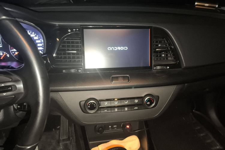 Used Kia K4 2015 1.6T Automatic T-GLS Special Audio And AC Panel
