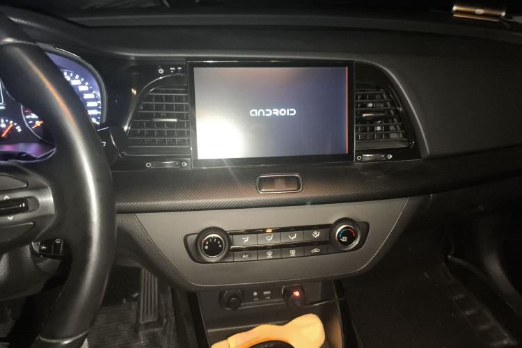 Used Kia K4 2015 1.6T Automatic T-GLS Special Audio And AC Panel