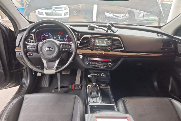 Used Kia K4 2015 1.8L Automatic DLX Special Center Console