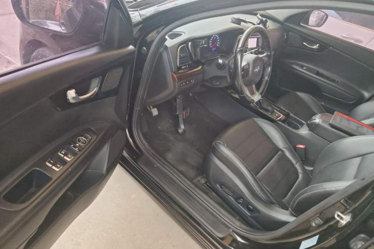 Used Kia K4 2015 1.8L Automatic DLX Special Driver Seat