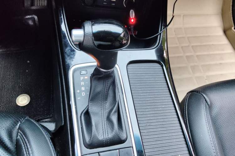 Used Kia K4 2015 1.8L Automatic GLS Special Gear Lever
