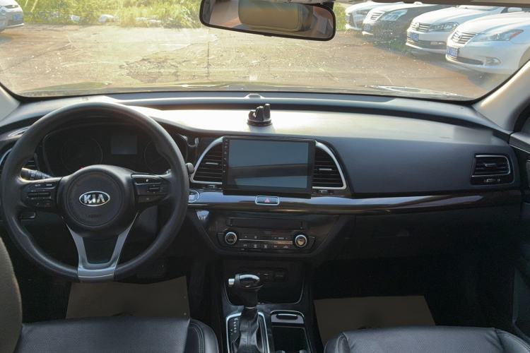 Used Kia K4 2015 1.8L Automatic GLS Special Interior 3