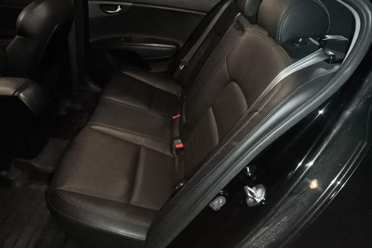 Used Kia K4 2015 1.6T Automatic T-GLS Special Interior 4