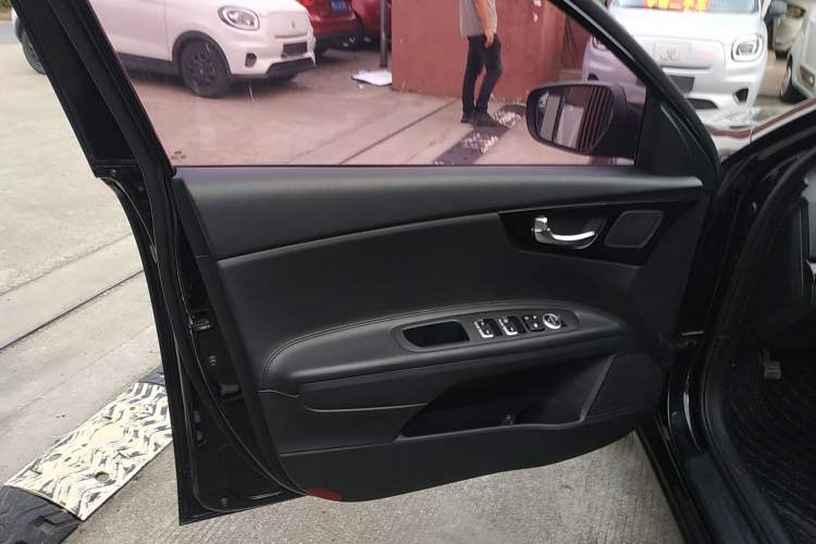 Used Kia K4 2015 1.8L Automatic GLS Special Interior 7