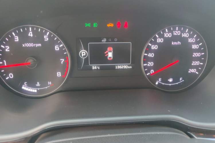 Used Kia K4 2015 1.8L Automatic GLS Special Odometer Close Up