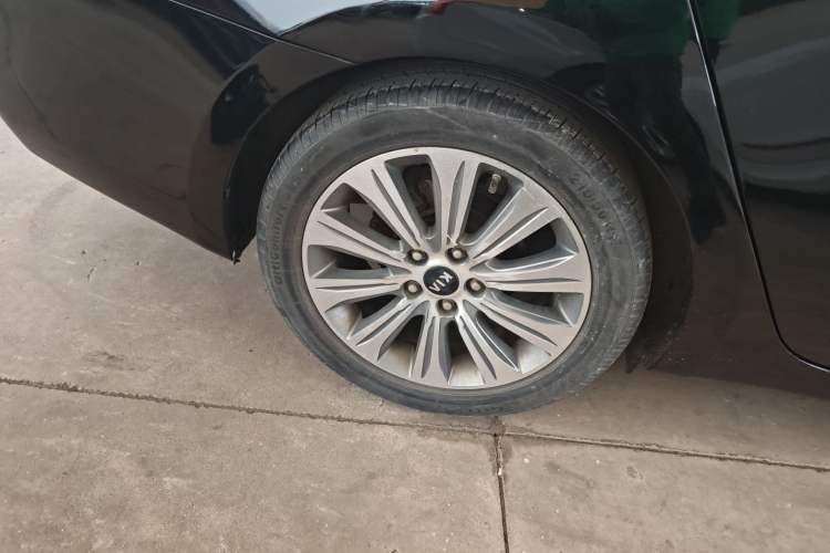 Used Kia K4 2015 1.8L Automatic DLX Special Right Rear Wheel Hub
