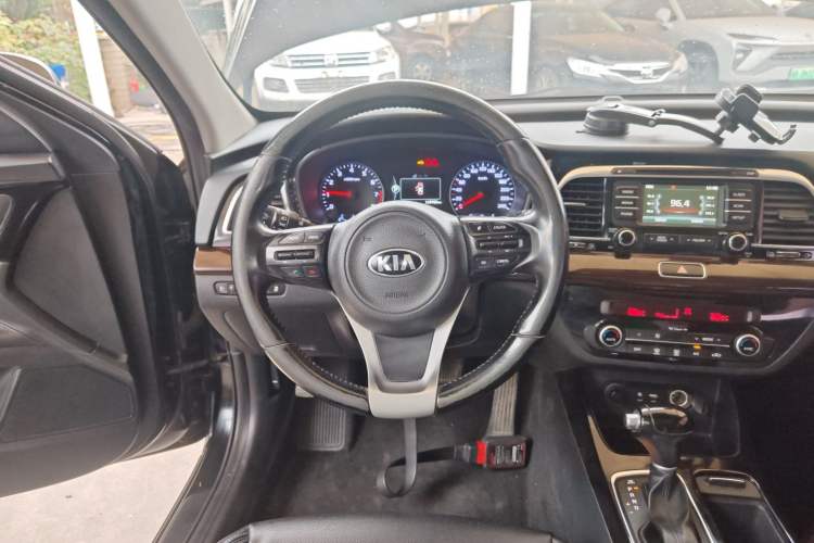Used Kia K4 2015 1.8L Automatic DLX Special Steering Wheel