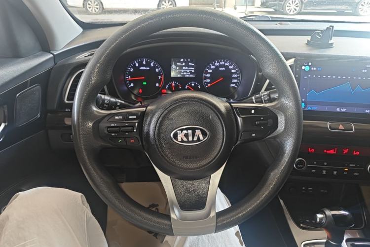Used Kia K4 2015 1.8L Automatic GLS Special Steering Wheel
