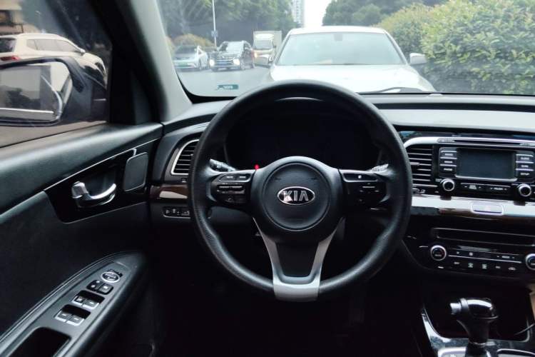 Used Kia K4 2015 1.8L Automatic GLS Special Steering Wheel